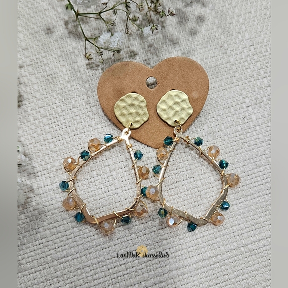 Crystal's Classy Earrings LanMar Accessories - Picture 3 of 7